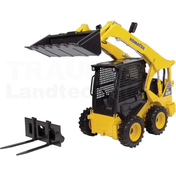 Komatsu SK820 mit 2 Anbaugeräten