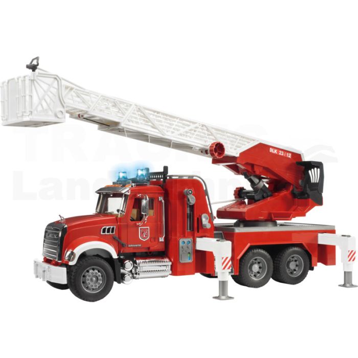 Feuerwehrleiterwagen mit Wasserpumpe