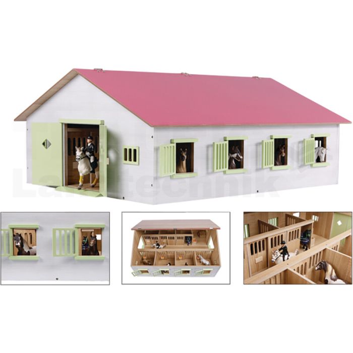 Holz-Pferdestall mit 7 Boxen Holz-Pferdestall mit 7 Boxen