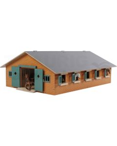 Holz Pferdestall mit 9 Boxen