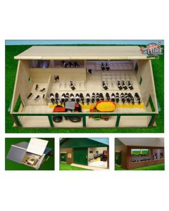 Holz Kuhstall mit Melkstand